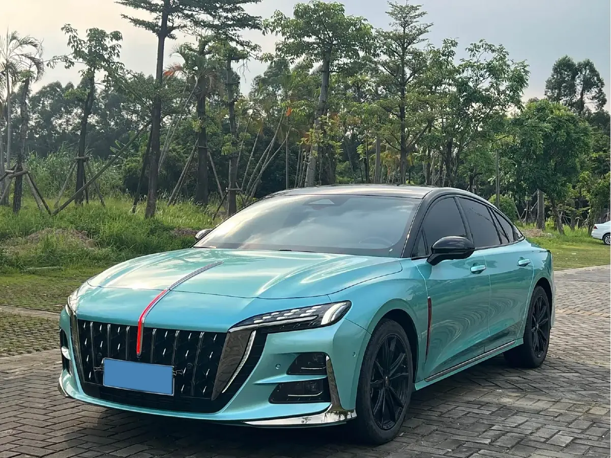 2023 HongQi H6 2.0T 252HP L4 8AT