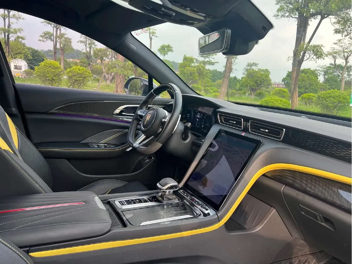 2023 HongQi H6 2.0T 252HP L4 8AT,autocango,china used car exporter,china ev exporter,chinese used car exporter,chinese used ev exporter