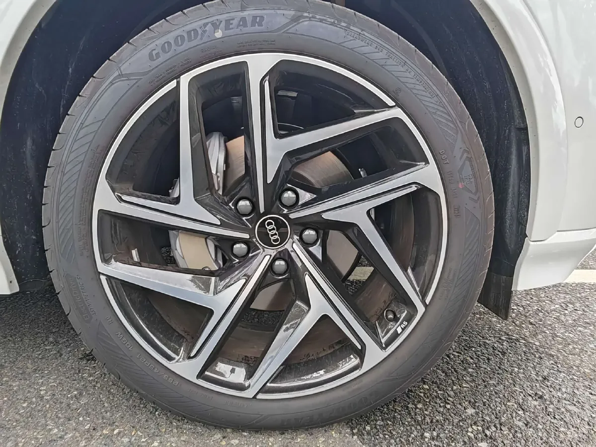 2026 Audi A5L Sportback 2.0T 204HP L4 7DCT,autocango,china used car exporter,china ev exporter,chinese used car exporter,chinese used ev exporter