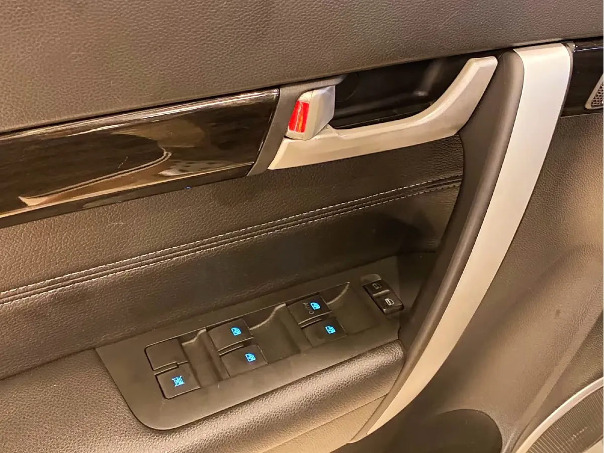 2015 Chevrolet Captiva 2.4L 167HP L4 6AT,autocango,china used car exporter,china ev exporter,chinese used car exporter,chinese used ev exporter