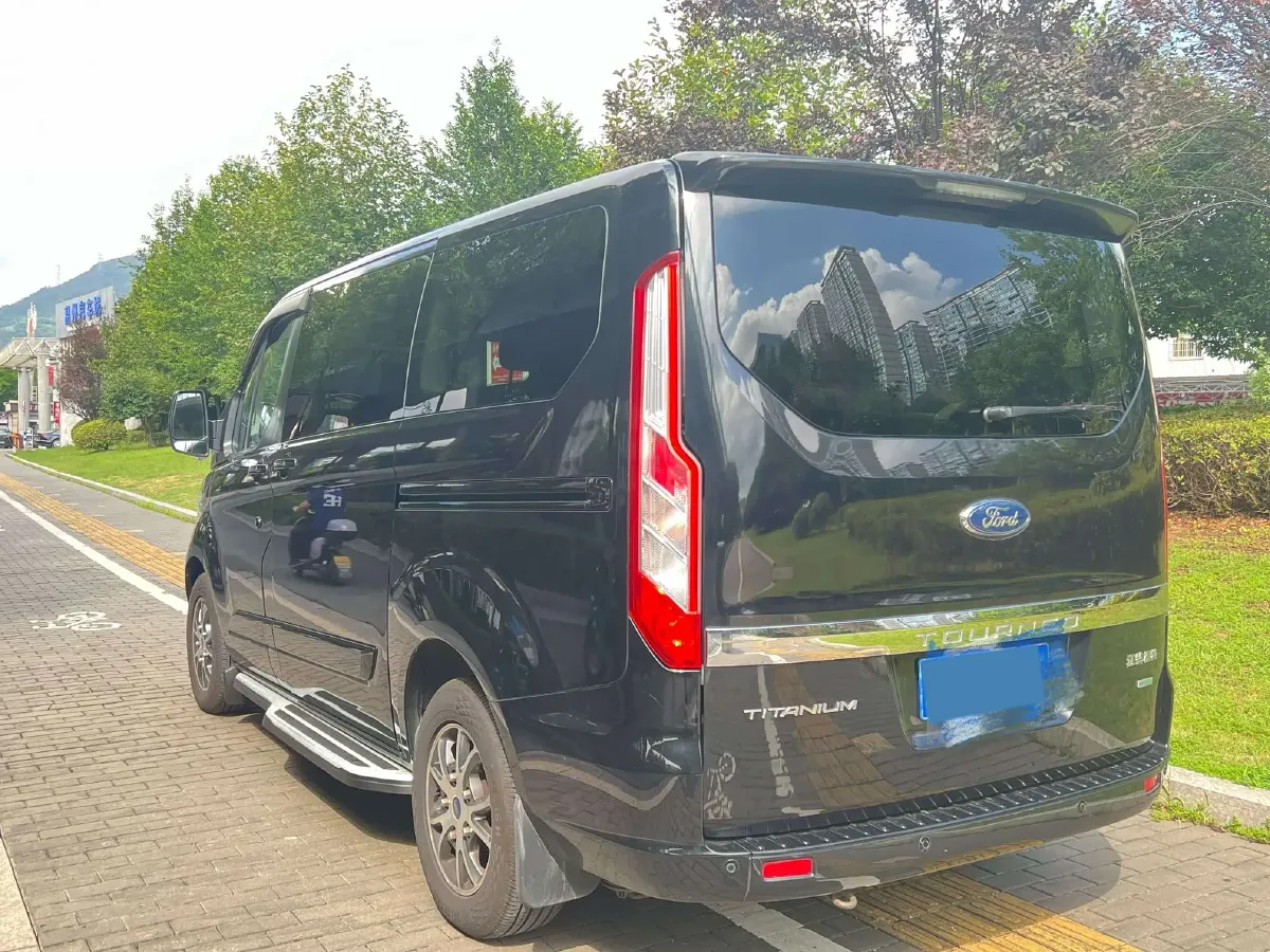 2017 Ford Tourneo 2.0T 203HP L4 6AT,autocango,china used car exporter,china ev exporter,chinese used car exporter,chinese used ev exporter