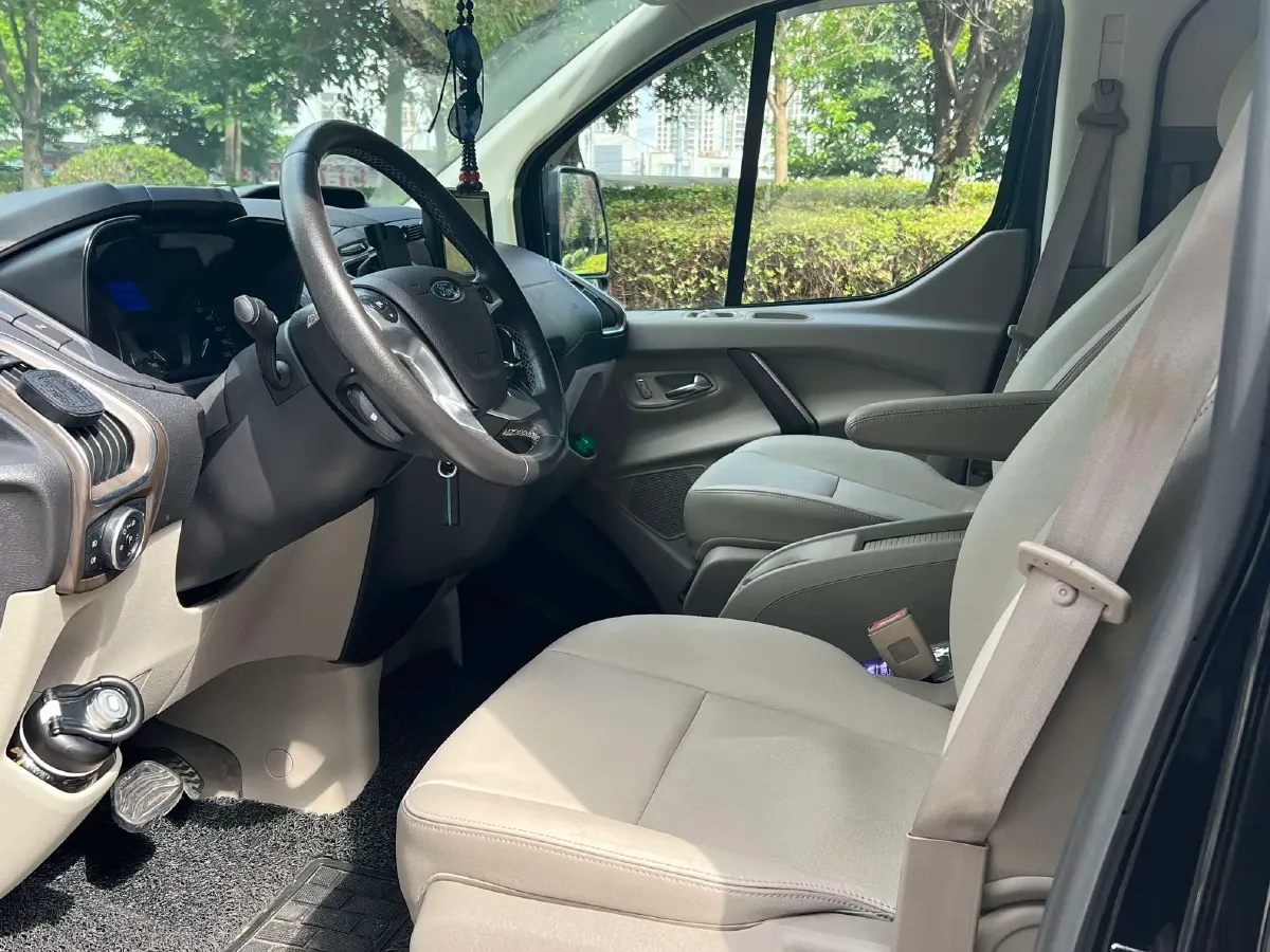 2017 Ford Tourneo 2.0T 203HP L4 6AT,autocango,china used car exporter,china ev exporter,chinese used car exporter,chinese used ev exporter