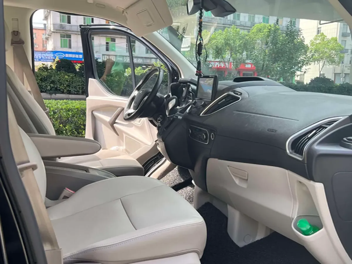 2017 Ford Tourneo 2.0T 203HP L4 6AT,autocango,china used car exporter,china ev exporter,chinese used car exporter,chinese used ev exporter
