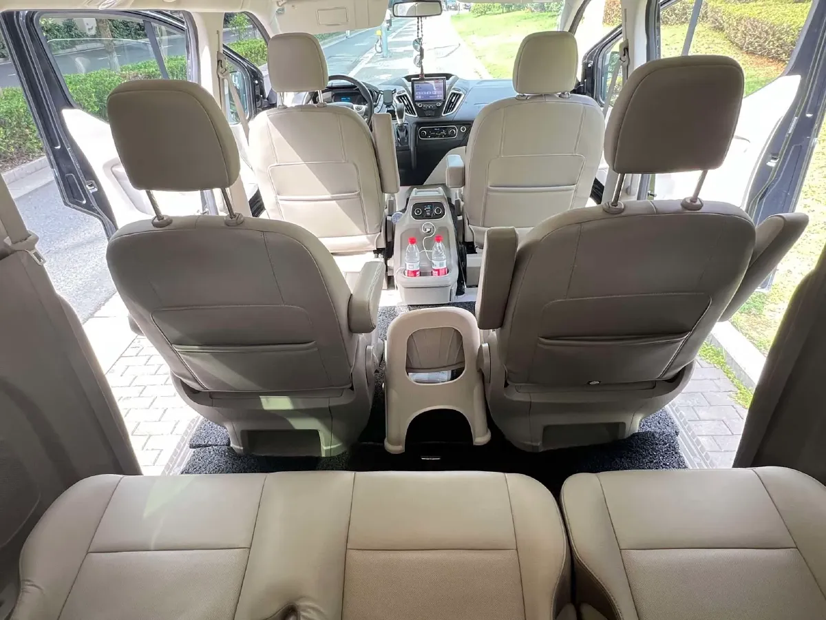 2017 Ford Tourneo 2.0T 203HP L4 6AT,autocango,china used car exporter,china ev exporter,chinese used car exporter,chinese used ev exporter