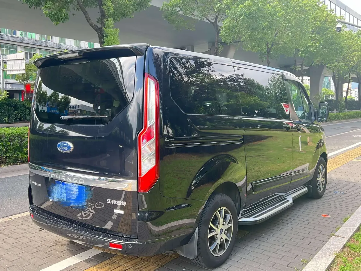 2017 Ford Tourneo 2.0T 203HP L4 6AT,autocango,china used car exporter,china ev exporter,chinese used car exporter,chinese used ev exporter