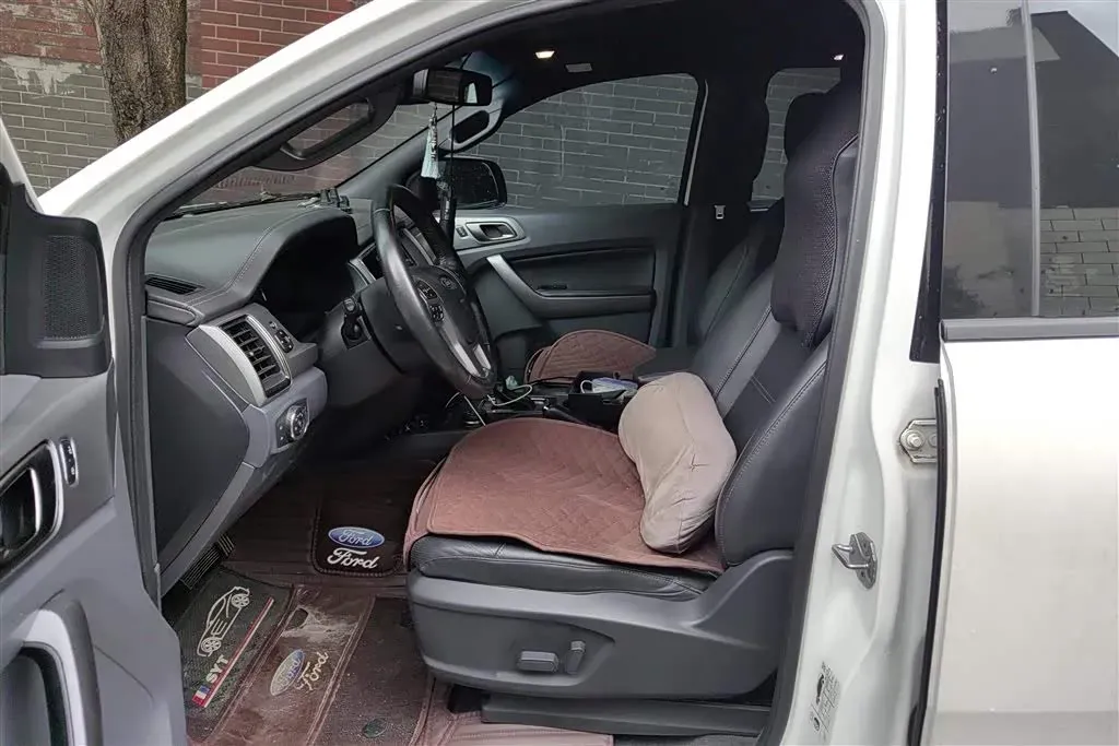 2017 Ford Everest 2.0T 245HP L4 6AT,autocango,china used car exporter,china ev exporter,chinese used car exporter,chinese used ev exporter