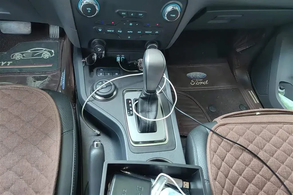 2017 Ford Everest 2.0T 245HP L4 6AT,autocango,china used car exporter,china ev exporter,chinese used car exporter,chinese used ev exporter