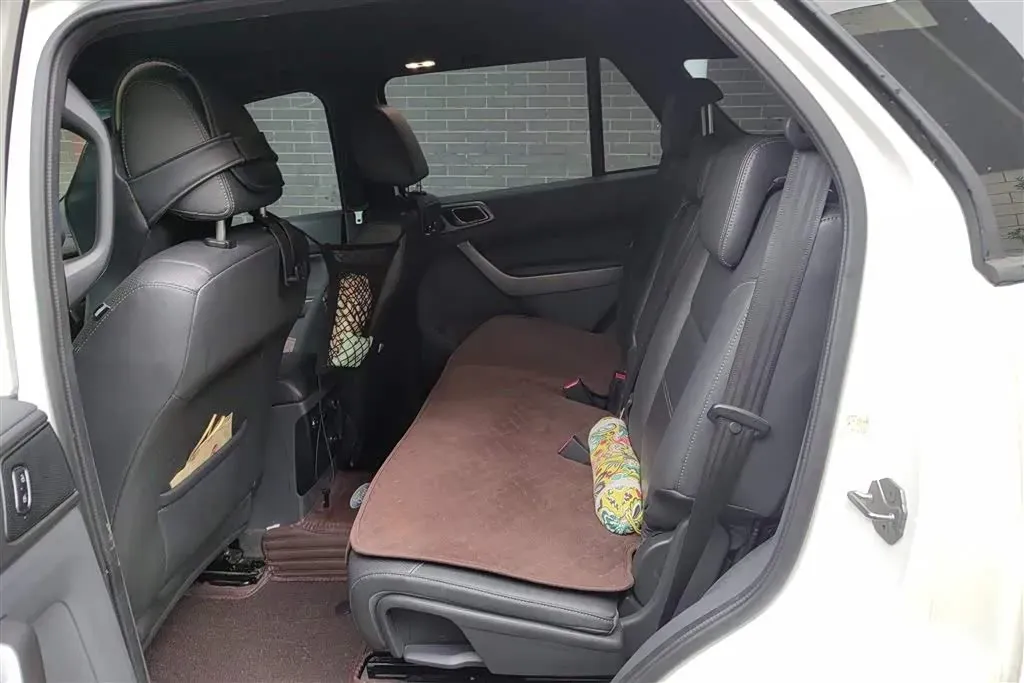 2017 Ford Everest 2.0T 245HP L4 6AT,autocango,china used car exporter,china ev exporter,chinese used car exporter,chinese used ev exporter