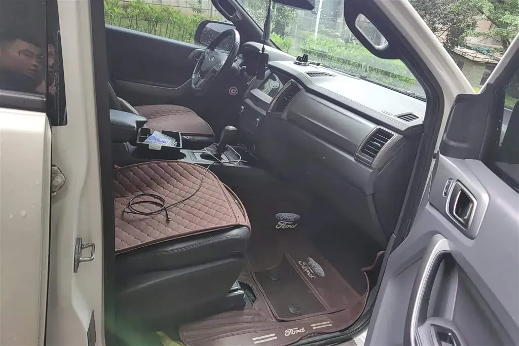 2017 Ford Everest 2.0T 245HP L4 6AT,autocango,china used car exporter,china ev exporter,chinese used car exporter,chinese used ev exporter