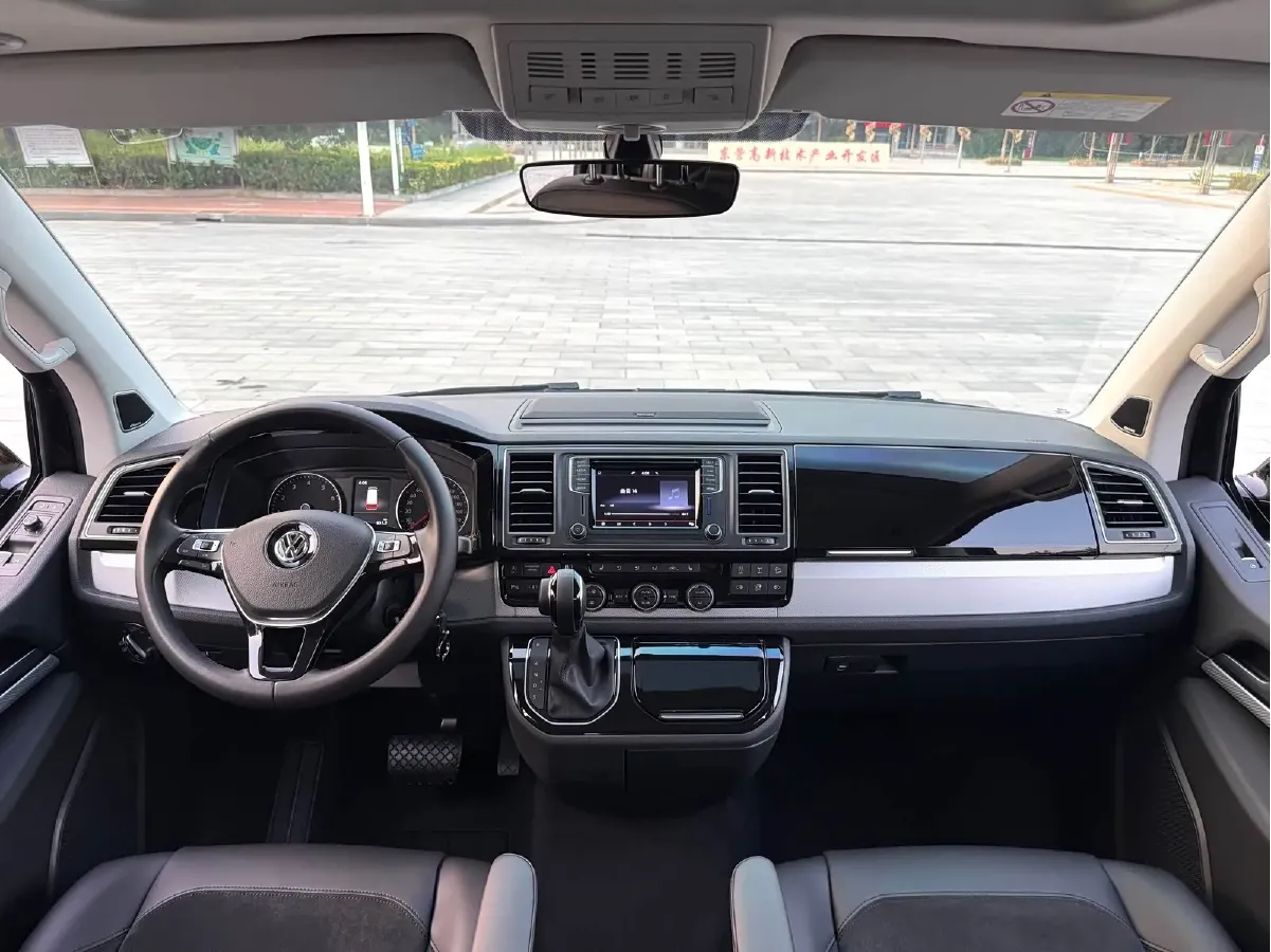 2017 Volkswagen Multivan 2.0T 204HP L4 7DCT,autocango,china used car exporter,china ev exporter,chinese used car exporter,chinese used ev exporter