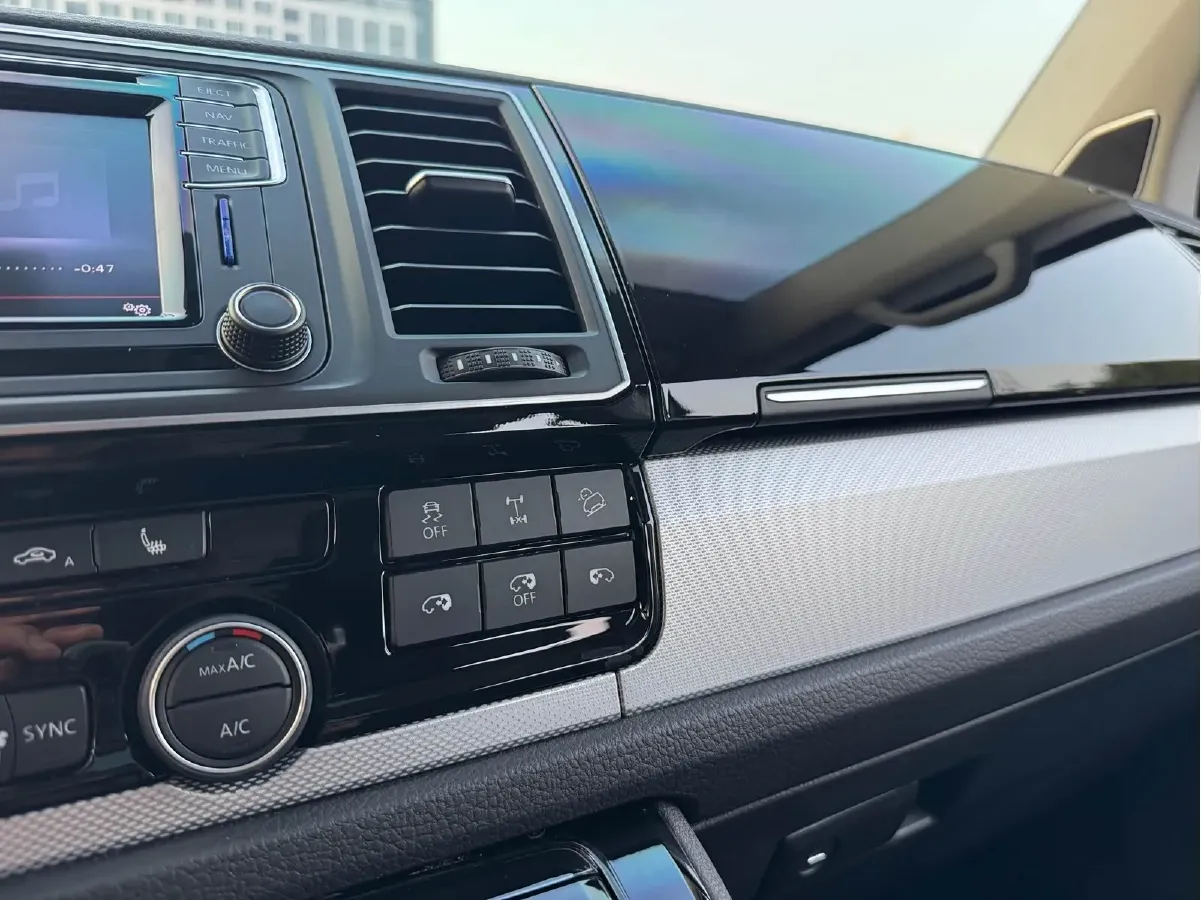 2017 Volkswagen Multivan 2.0T 204HP L4 7DCT,autocango,china used car exporter,china ev exporter,chinese used car exporter,chinese used ev exporter