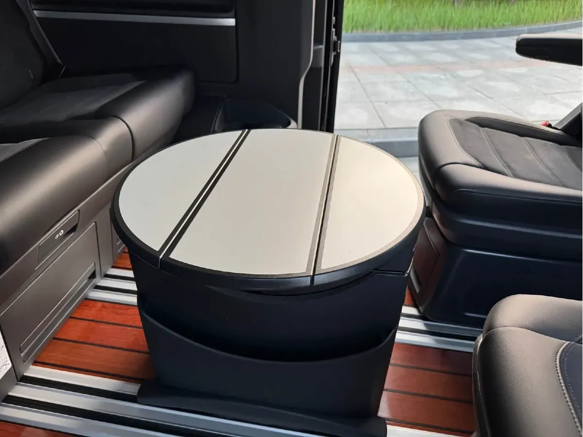 2017 Volkswagen Multivan 2.0T 204HP L4 7DCT,autocango,china used car exporter,china ev exporter,chinese used car exporter,chinese used ev exporter