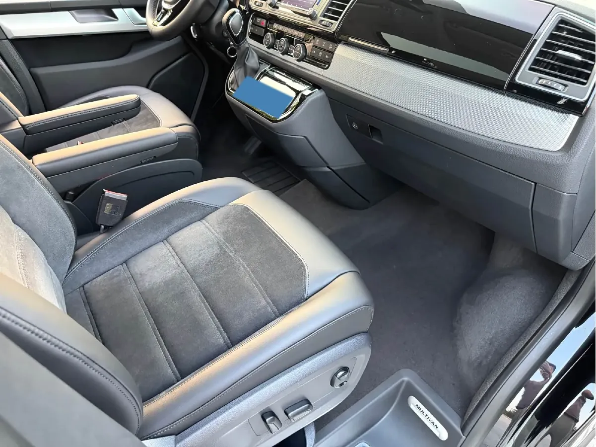 2017 Volkswagen Multivan 2.0T 204HP L4 7DCT,autocango,china used car exporter,china ev exporter,chinese used car exporter,chinese used ev exporter