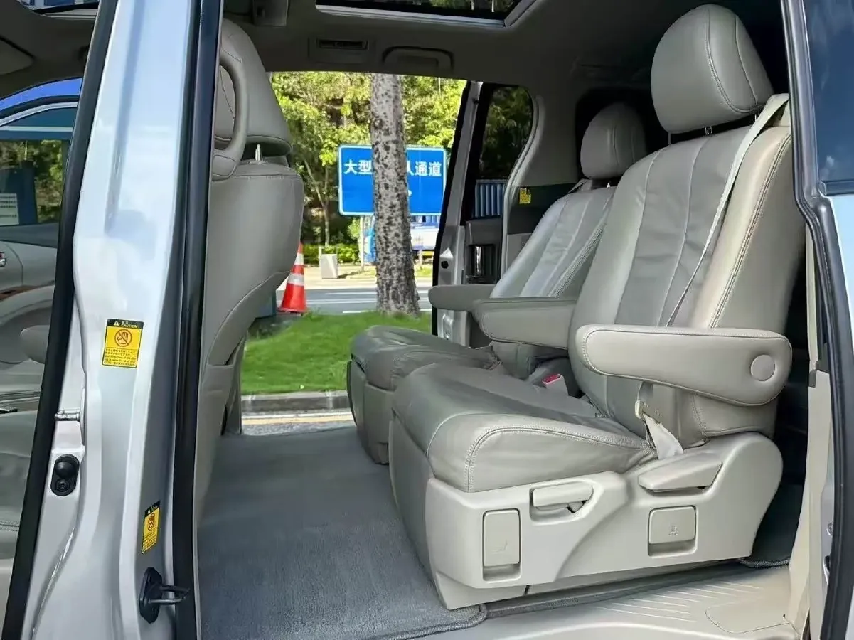 2006 Toyota Previa 2.4L 170HP L4 4AT,autocango,china used car exporter,china ev exporter,chinese used car exporter,chinese used ev exporter