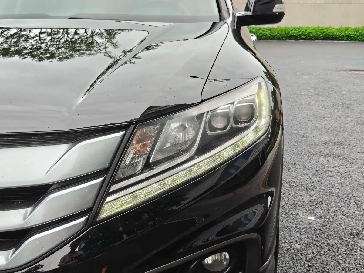 2014 Honda Crosstour 2.4L 197HP L4 5AT,autocango,china used car exporter,china ev exporter,chinese used car exporter,chinese used ev exporter
