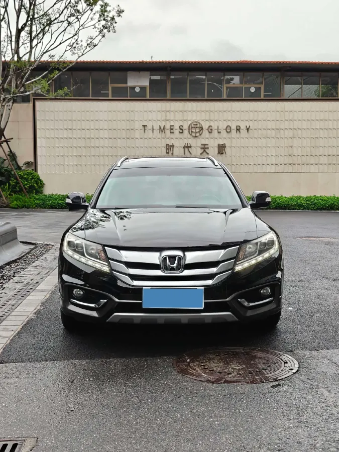 2014 Honda Crosstour 2.4L 197HP L4 5AT,autocango,china used car exporter,china ev exporter,chinese used car exporter,chinese used ev exporter