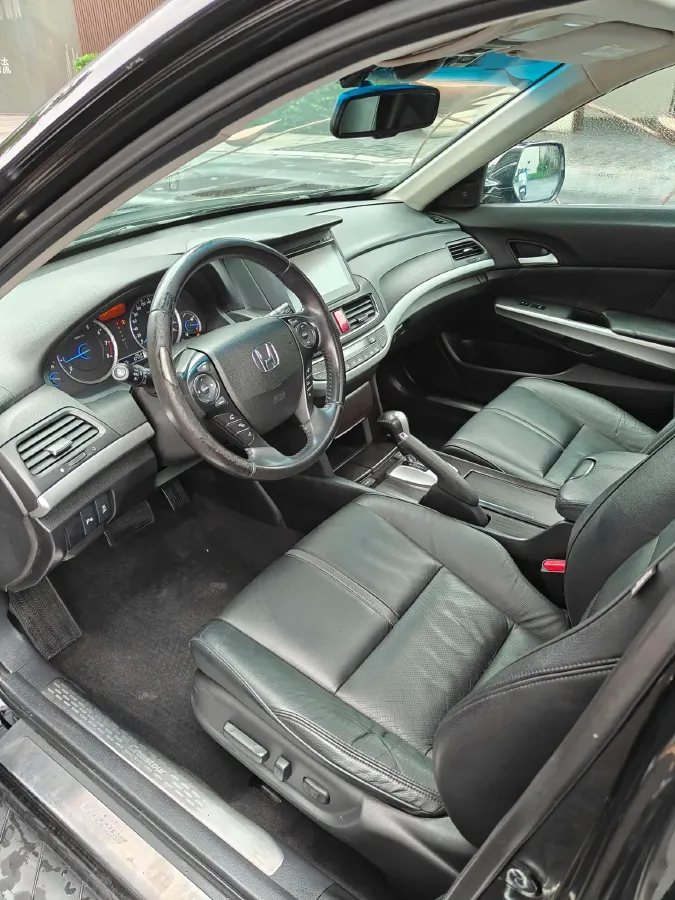 2014 Honda Crosstour 2.4L 197HP L4 5AT,autocango,china used car exporter,china ev exporter,chinese used car exporter,chinese used ev exporter