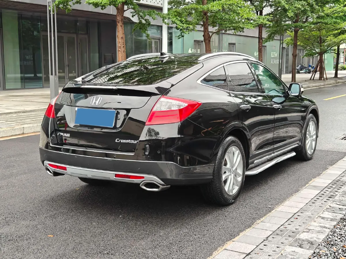 2014 Honda Crosstour 2.4L 197HP L4 5AT,autocango,china used car exporter,china ev exporter,chinese used car exporter,chinese used ev exporter