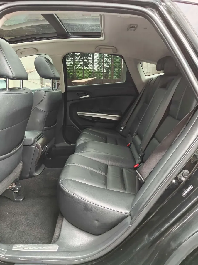 2014 Honda Crosstour 2.4L 197HP L4 5AT,autocango,china used car exporter,china ev exporter,chinese used car exporter,chinese used ev exporter