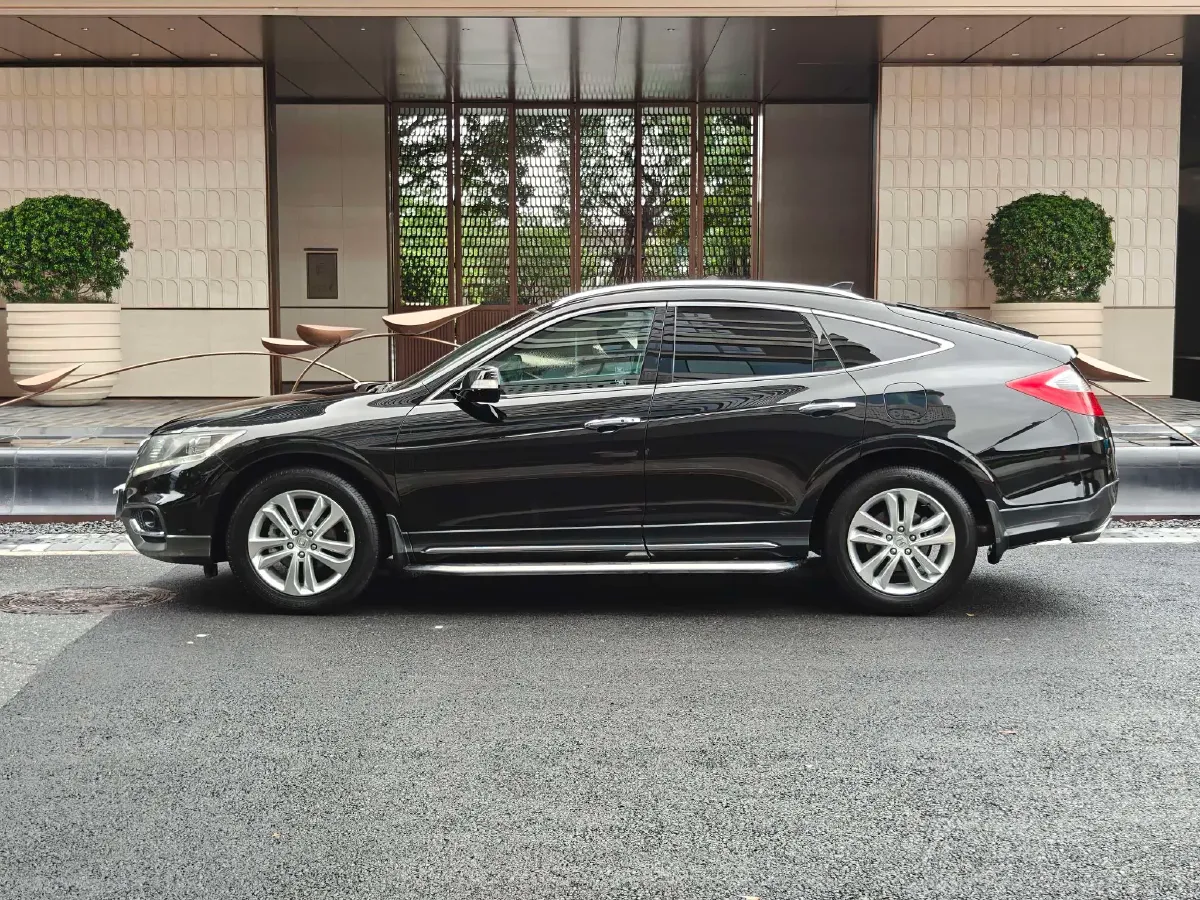 2014 Honda Crosstour 2.4L 197HP L4 5AT,autocango,china used car exporter,china ev exporter,chinese used car exporter,chinese used ev exporter