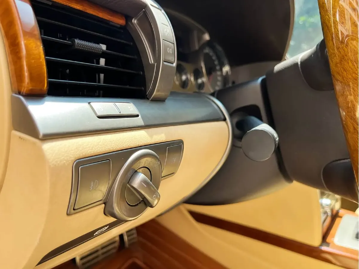 2011 Volkswagen Pheaton 3.6L 280HP V6 6AT,autocango,china used car exporter,china ev exporter,chinese used car exporter,chinese used ev exporter