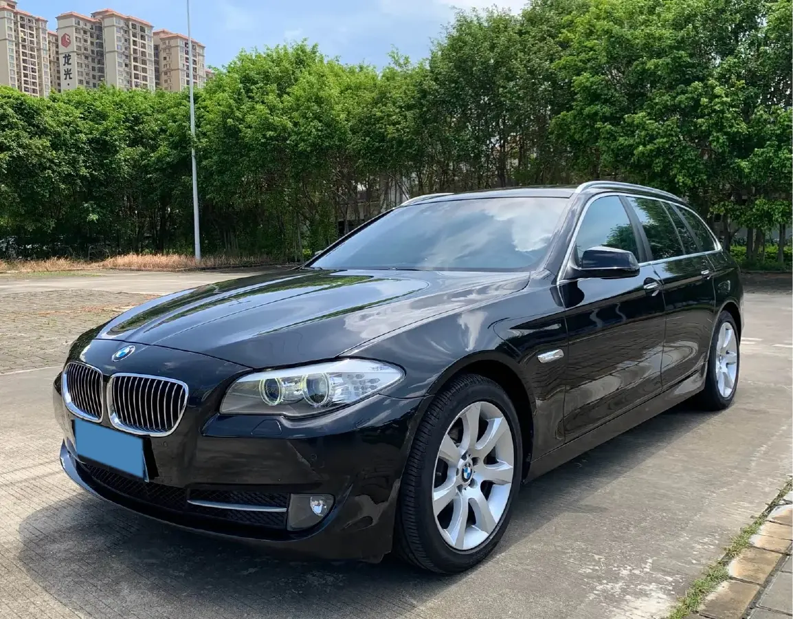 2012 BMW 5 Series 3.0L 258HP L6 8AT
