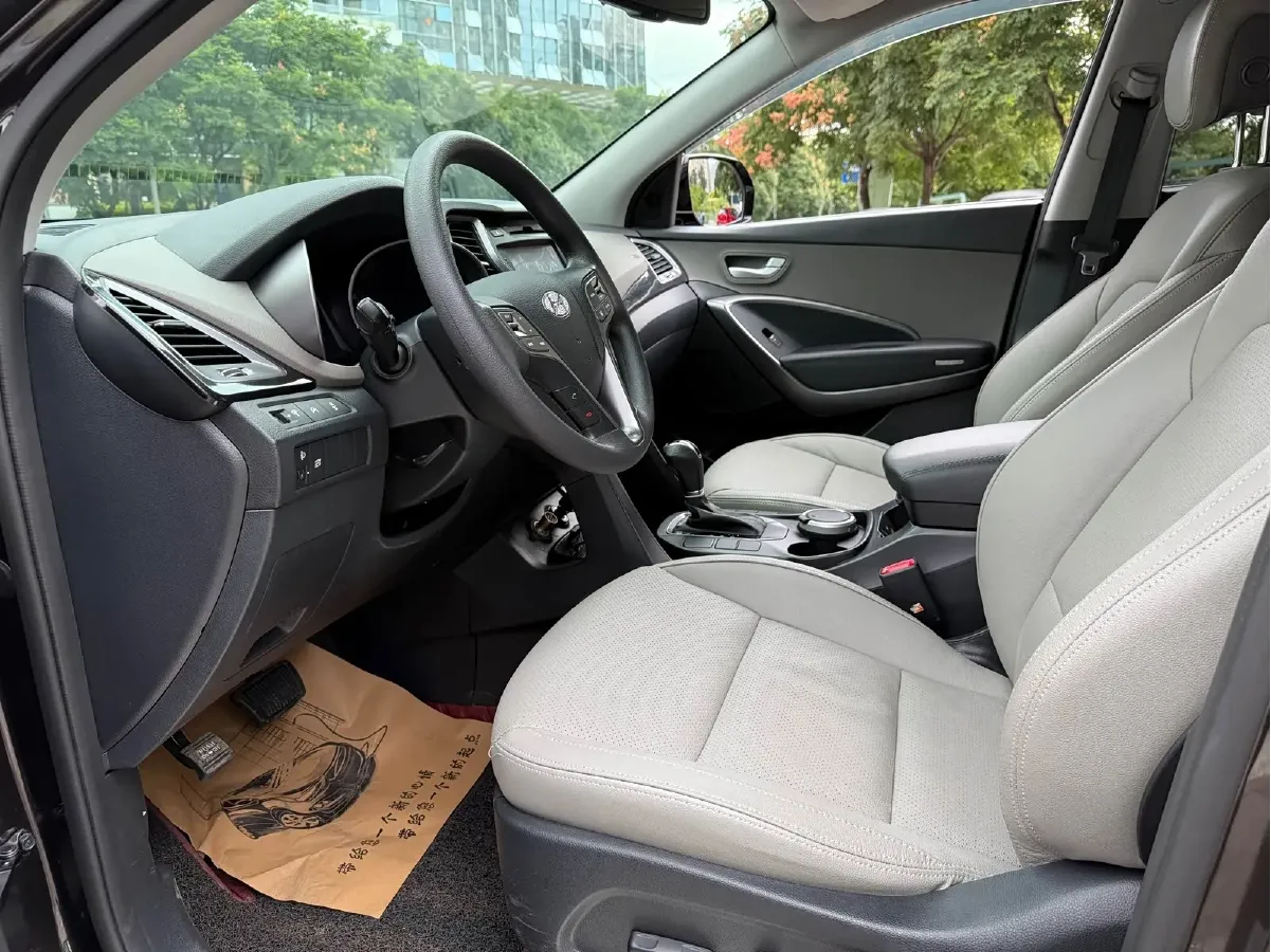 2015 Hyundai Grand SantaFe 2.2T 197HP L4 6AT,autocango,china used car exporter,china ev exporter,chinese used car exporter,chinese used ev exporter