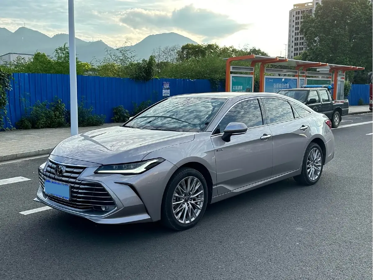 2024 Toyota Avalon 2.0L 152HP L4 E-CVT Hybrid