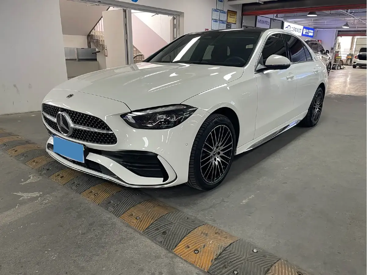 2025 Mercedes-Benz C Class 1.5T 204HP L4 9AT