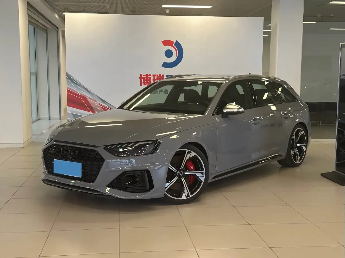2023 Audi RS 4 2.9T 450HP V6 8AT