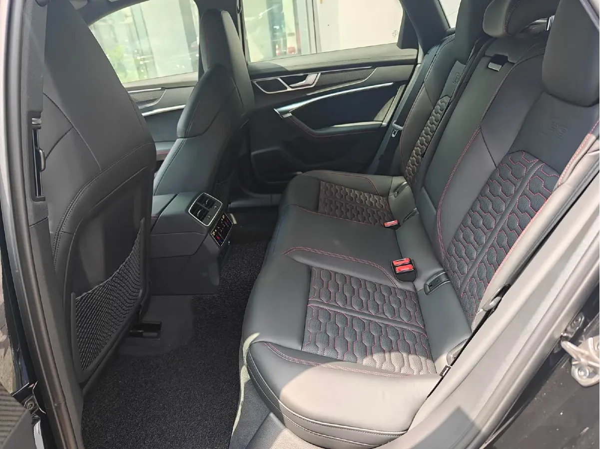 2024 Audi RS 6 4.0T 630HP V8 8AT,autocango,china used car exporter,china ev exporter,chinese used car exporter,chinese used ev exporter