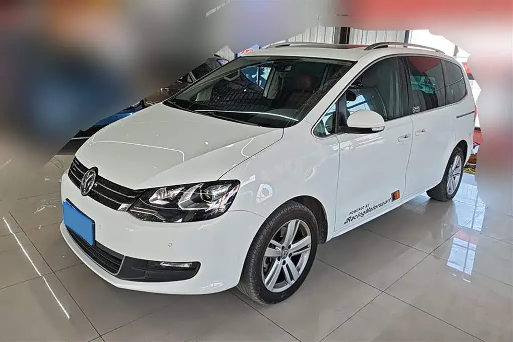2018 Volkswagen Sharan 2.0T 220HP L4 6DCT