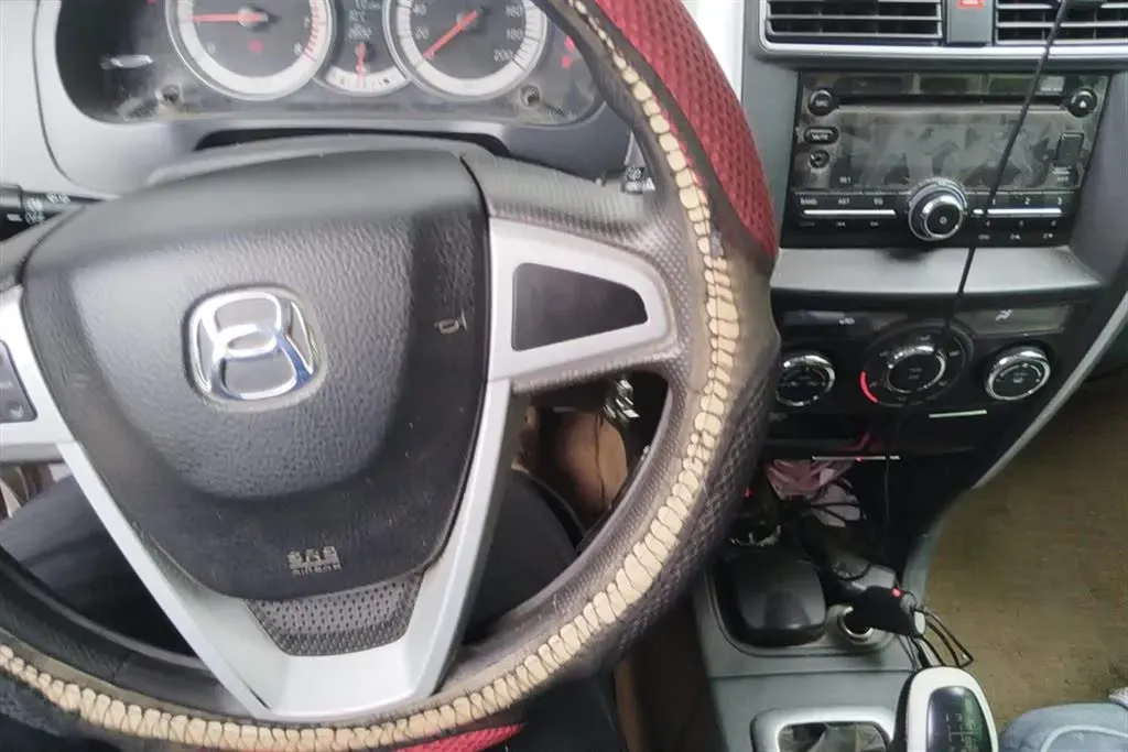 2015 Suzuki Liana A6 1.4L 101HP L4 5MT,autocango,china used car exporter,china ev exporter,chinese used car exporter,chinese used ev exporter