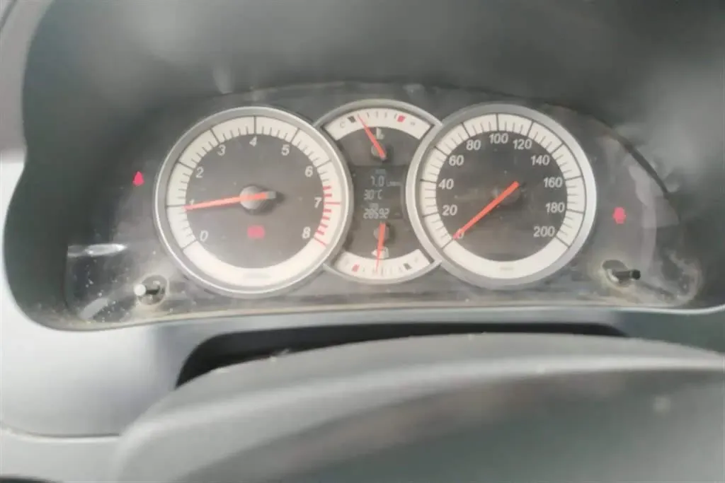 2015 Suzuki Liana A6 1.4L 101HP L4 5MT,autocango,china used car exporter,china ev exporter,chinese used car exporter,chinese used ev exporter