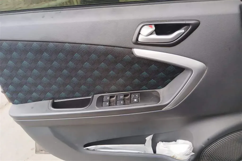 2015 Suzuki Liana A6 1.4L 101HP L4 5MT,autocango,china used car exporter,china ev exporter,chinese used car exporter,chinese used ev exporter