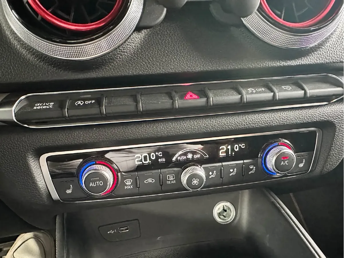 2017 Audi S3 2.0T 290HP L4 7DCT,autocango,china used car exporter,china ev exporter,chinese used car exporter,chinese used ev exporter