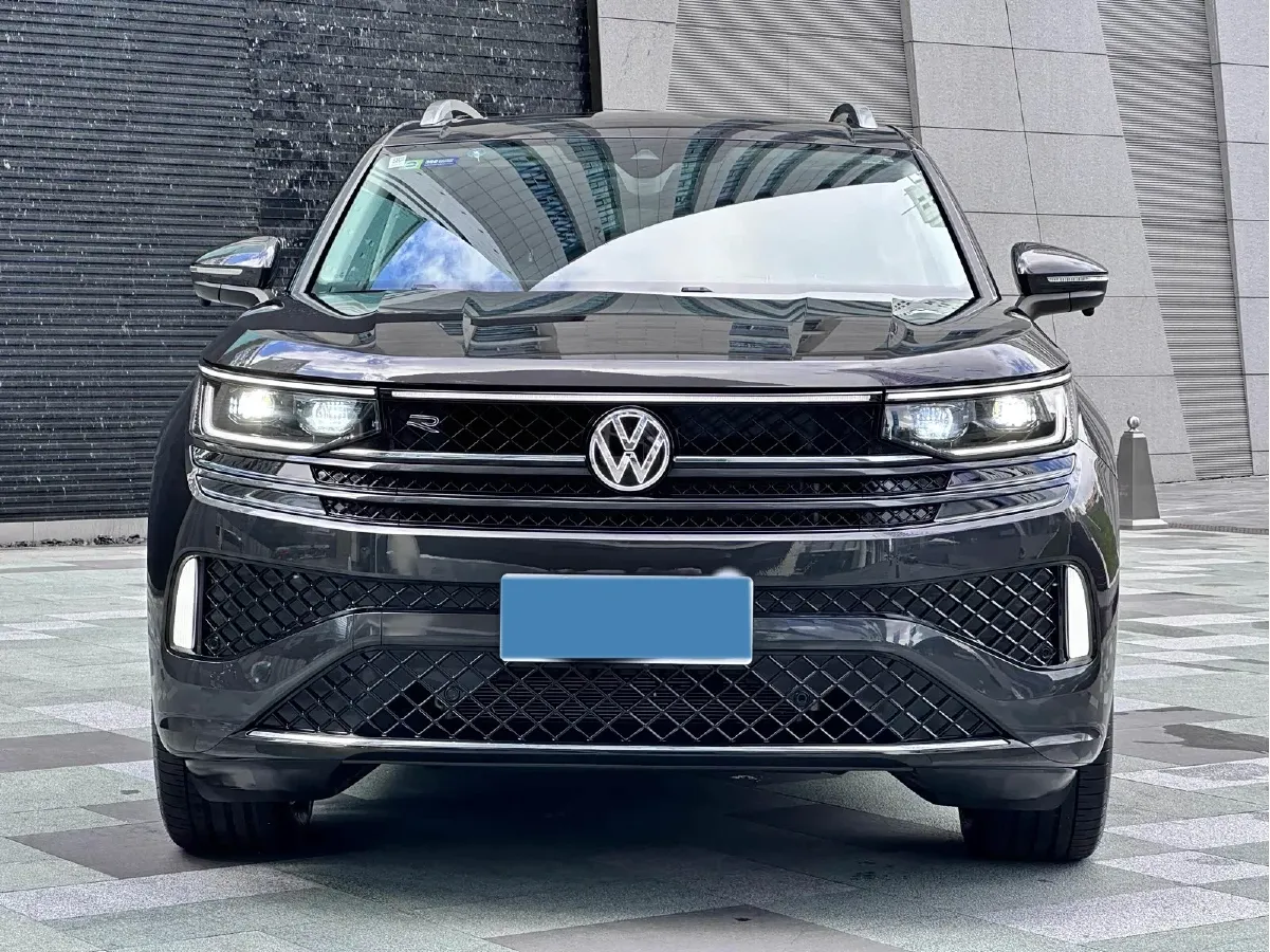 2023 Volkswagen Tavendor 2.0T 220HP L4 7DCT,autocango,china used car exporter,china ev exporter,chinese used car exporter,chinese used ev exporter