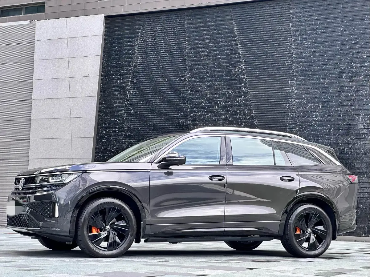 2023 Volkswagen Tavendor 2.0T 220HP L4 7DCT