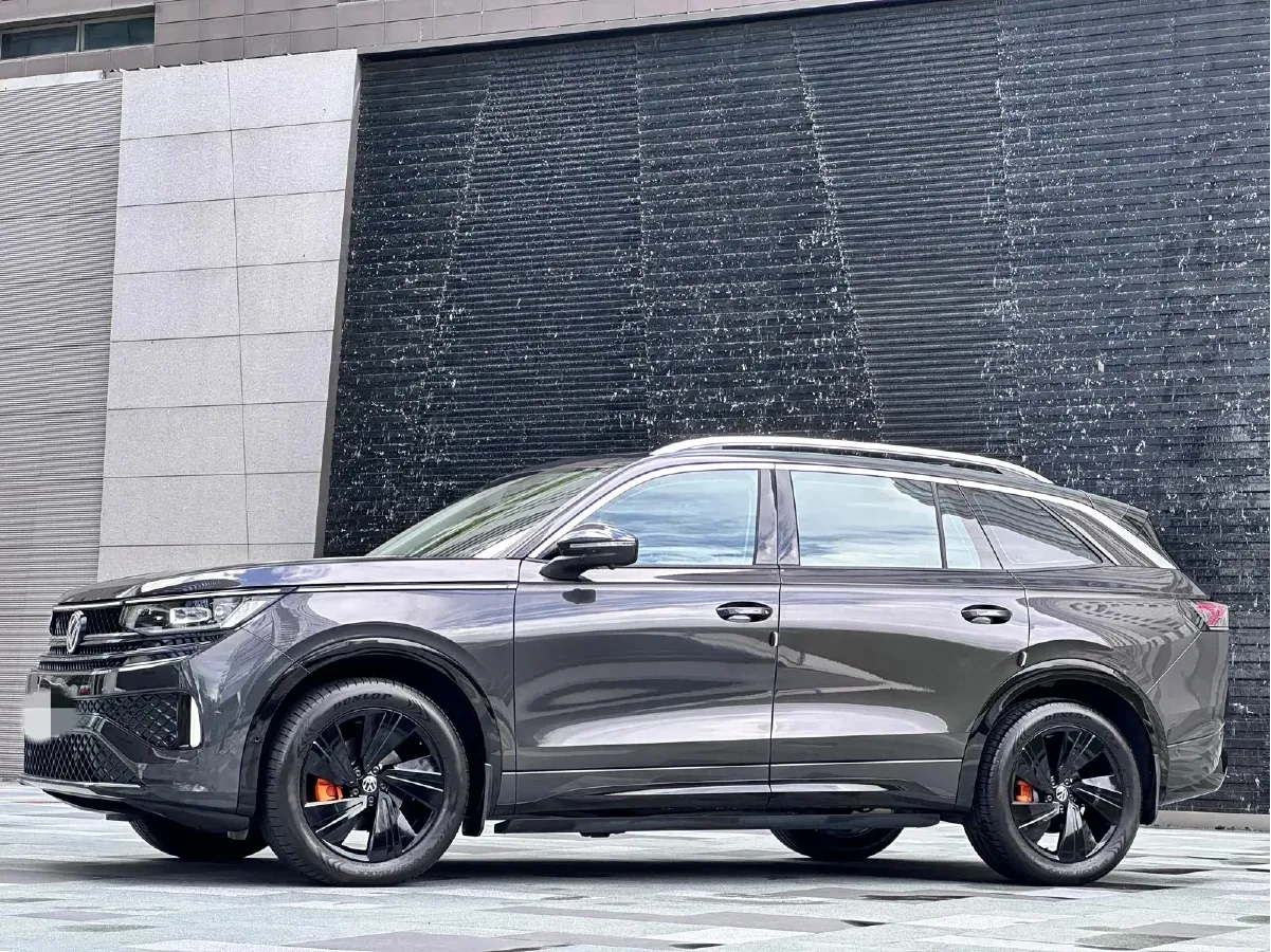 2023 Volkswagen Tavendor 2.0T 220HP L4 7DCT,autocango,china used car exporter,china ev exporter,chinese used car exporter,chinese used ev exporter