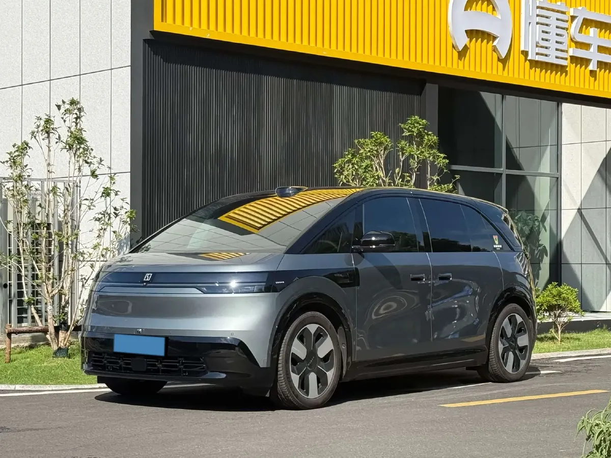 2025 Zeekr MIX BEV 102KWH,autocango,china used car exporter,china ev exporter,chinese used car exporter,chinese used ev exporter