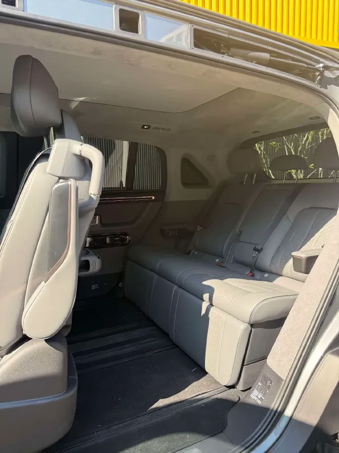 2025 Zeekr MIX BEV 102KWH,autocango,china used car exporter,china ev exporter,chinese used car exporter,chinese used ev exporter