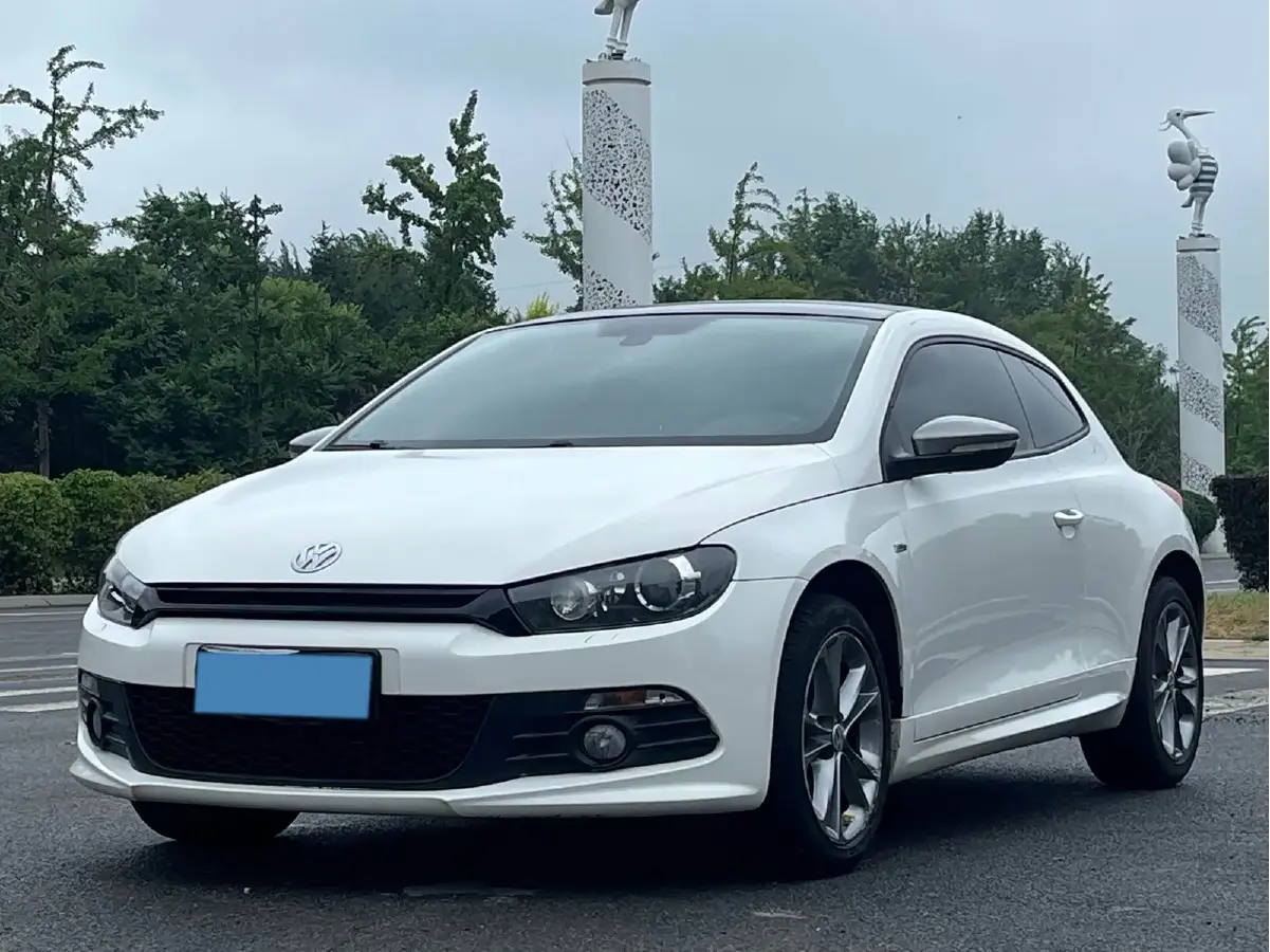 2015 Volkswagen Scirocco 2.0T 211HP L4 6DCT