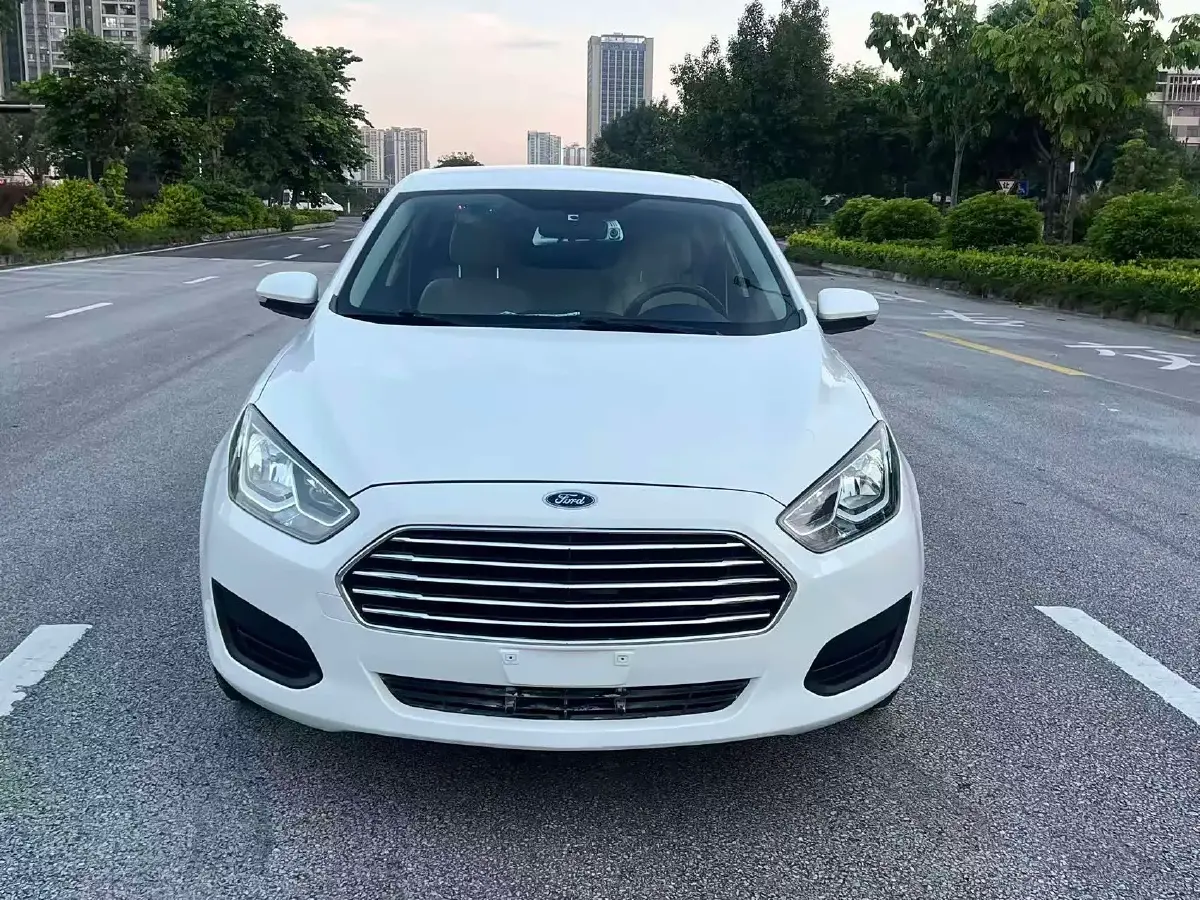 2017 Ford Escort 1.5L 113HP L4 6AT