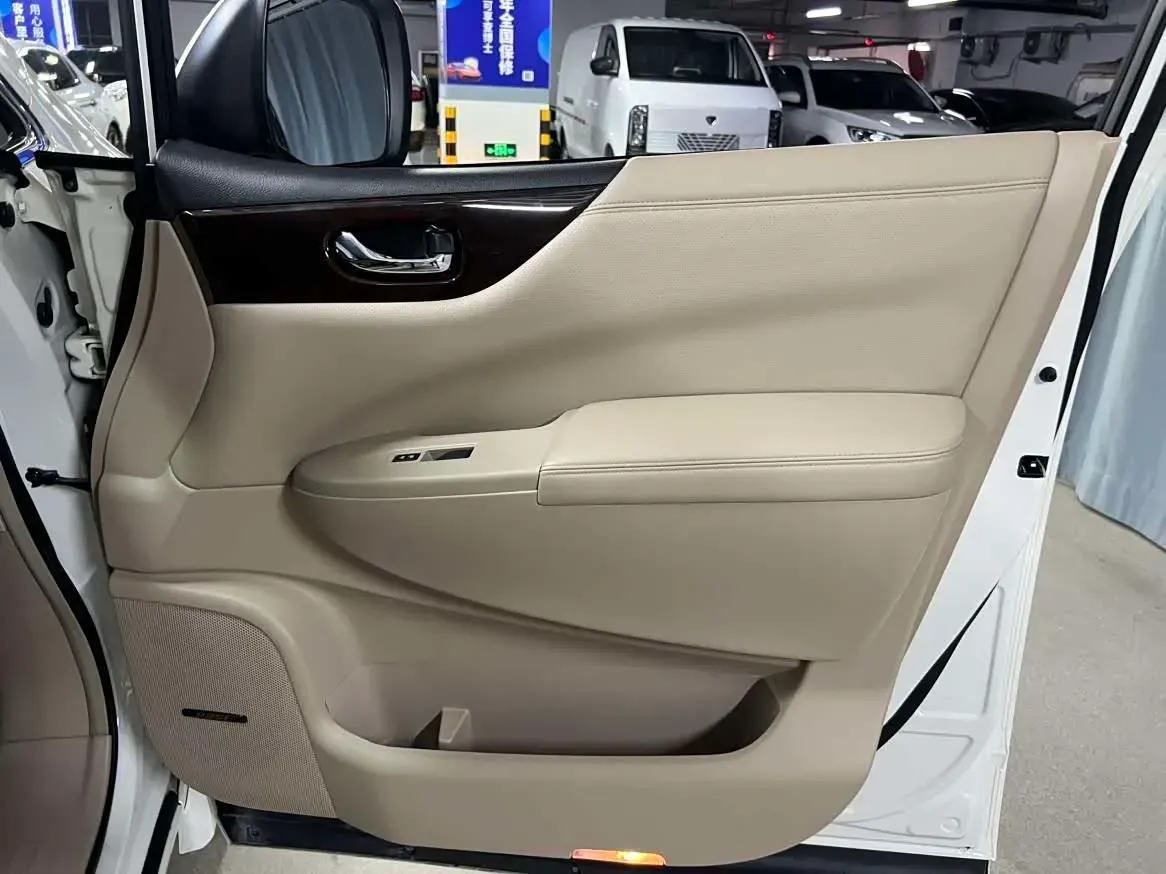 2013 Nissan Quest 3.5L 277HP V6 CVT,autocango,china used car exporter,china ev exporter,chinese used car exporter,chinese used ev exporter