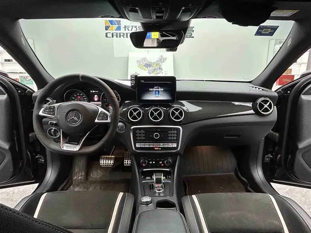2017 Mercedes-Benz GLA AMG 2.0T 381HP L4 7DCT,autocango,china used car exporter,china ev exporter,chinese used car exporter,chinese used ev exporter