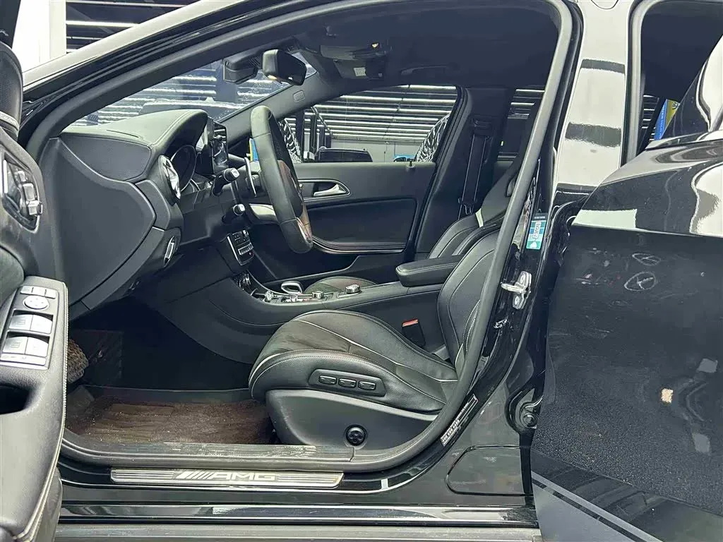 2017 Mercedes-Benz GLA AMG 2.0T 381HP L4 7DCT,autocango,china used car exporter,china ev exporter,chinese used car exporter,chinese used ev exporter