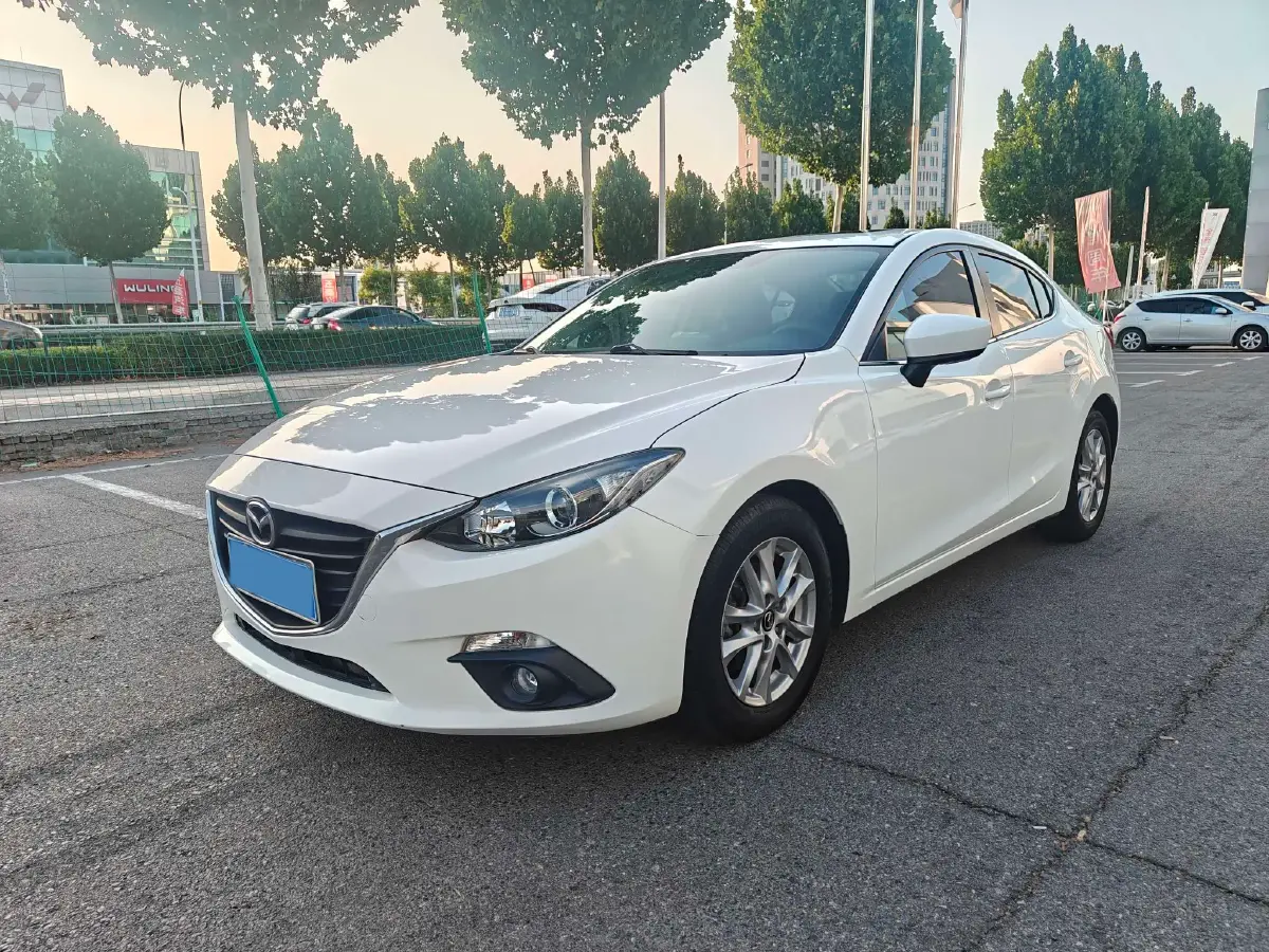 2016 Mazda 3 Axela 1.5L 117HP L4 6AT