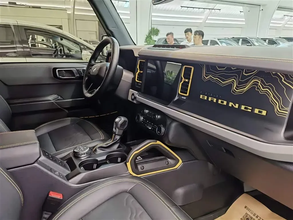 2024 Ford Bronco 2.3T 275HP L4 10AT,autocango,china used car exporter,china ev exporter,chinese used car exporter,chinese used ev exporter