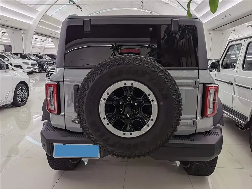 2024 Ford Bronco 2.3T 275HP L4 10AT,autocango,china used car exporter,china ev exporter,chinese used car exporter,chinese used ev exporter