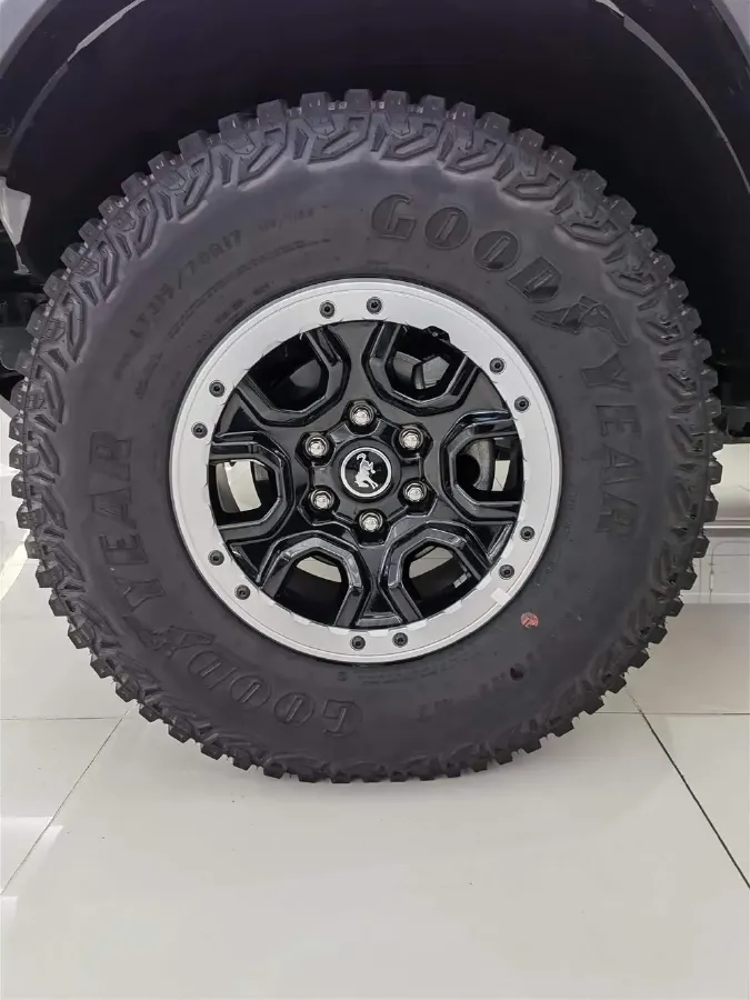 2024 Ford Bronco 2.3T 275HP L4 10AT,autocango,china used car exporter,china ev exporter,chinese used car exporter,chinese used ev exporter